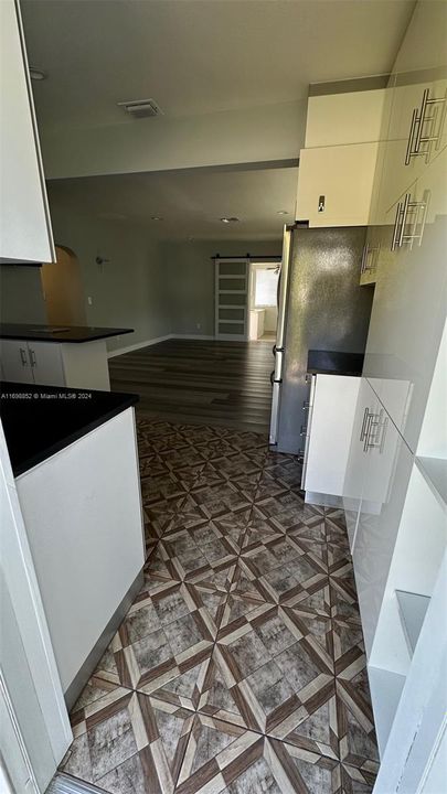 For Rent: $4,800 (2 beds, 2 baths, 1293 Square Feet)