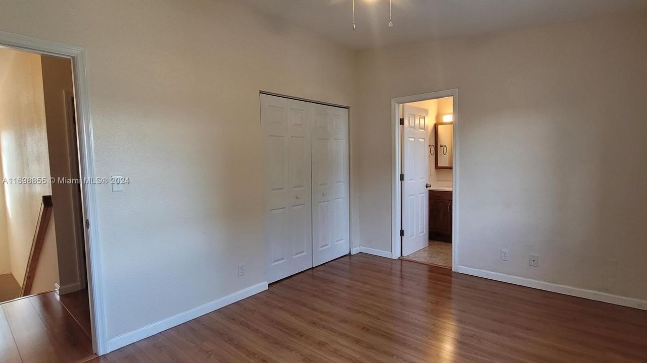 For Rent: $3,000 (3 beds, 3 baths, 1281 Square Feet)