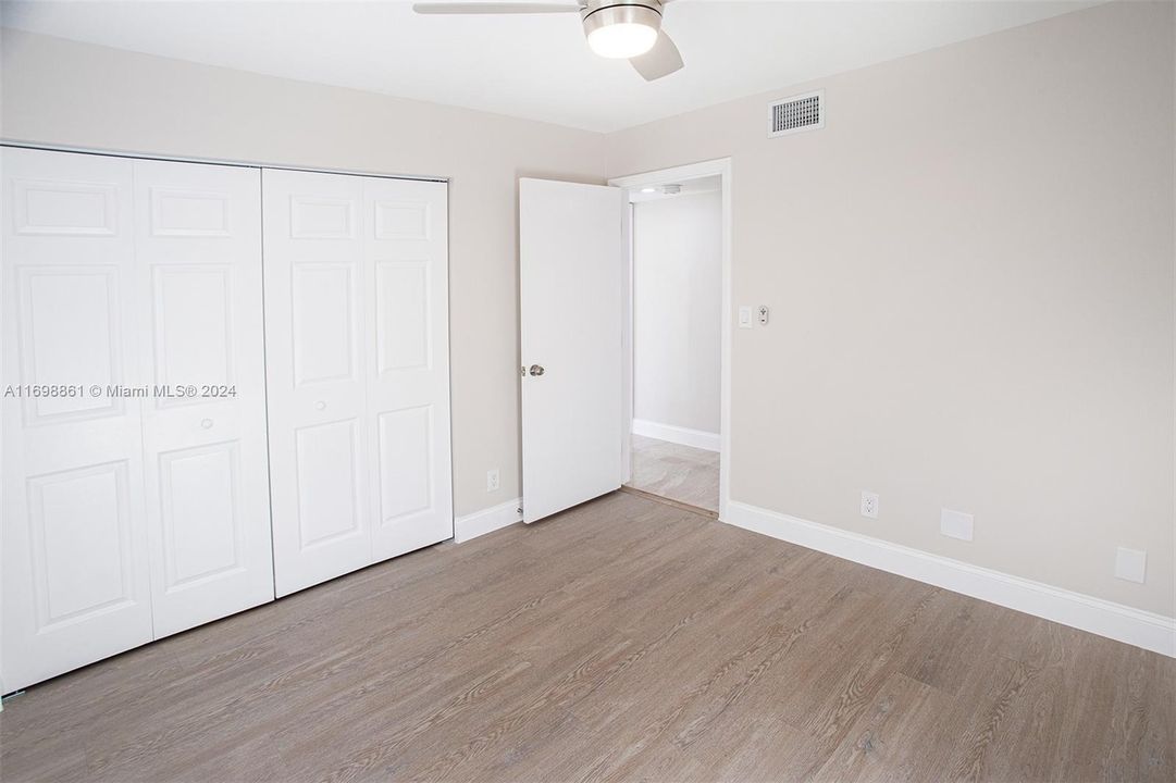 For Sale: $228,000 (2 beds, 2 baths, 850 Square Feet)