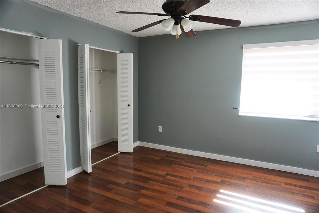 For Rent: $2,800 (2 beds, 1 baths, 880 Square Feet)