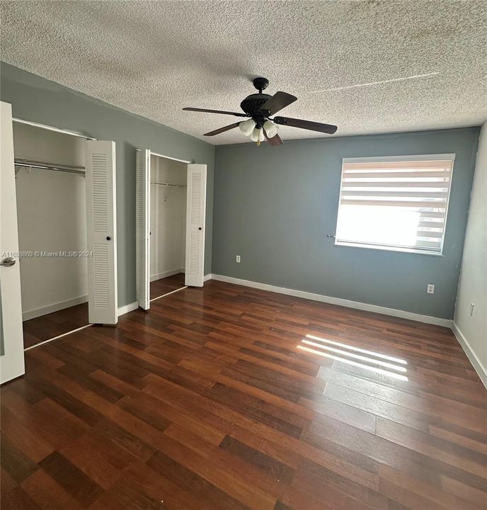 For Rent: $2,800 (2 beds, 1 baths, 880 Square Feet)