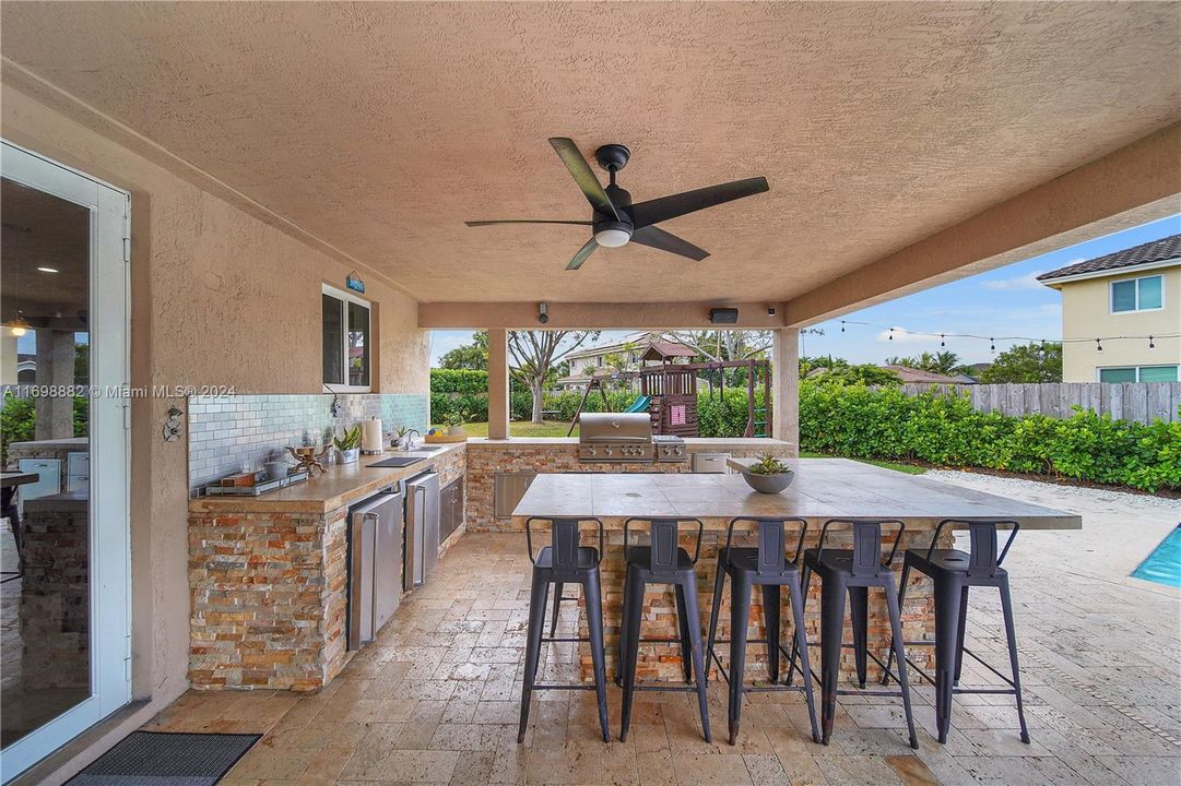 For Sale: $899,000 (5 beds, 3 baths, 2837 Square Feet)