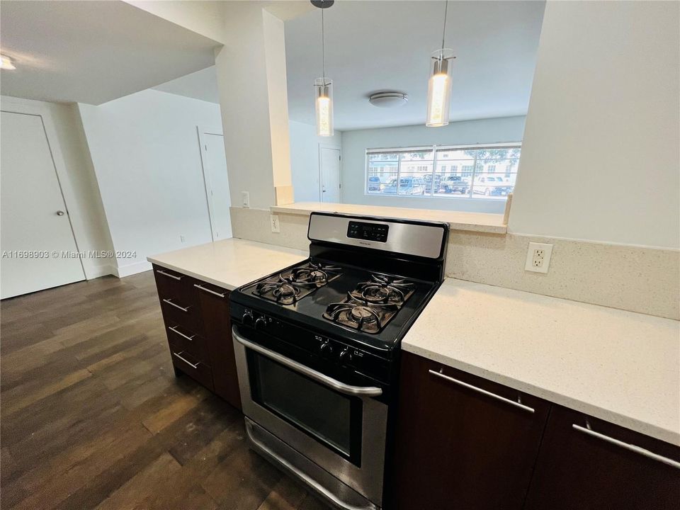 For Rent: $2,900 (2 beds, 2 baths, 1300 Square Feet)