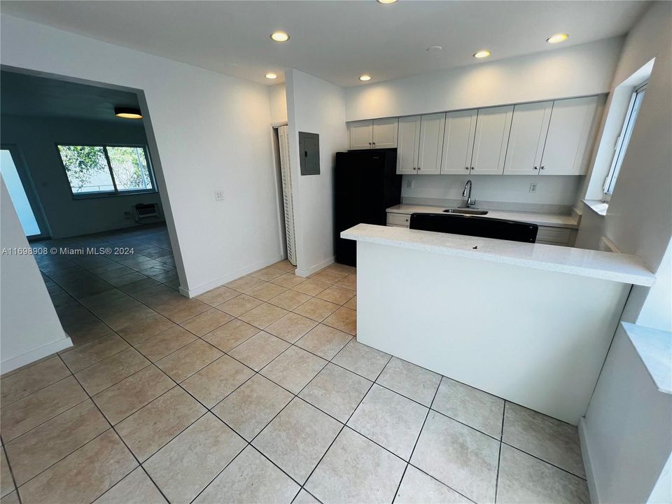 For Rent: $2,600 (2 beds, 2 baths, 1100 Square Feet)