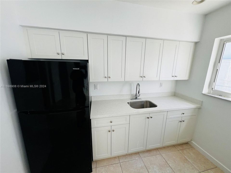 For Rent: $2,600 (2 beds, 2 baths, 1100 Square Feet)