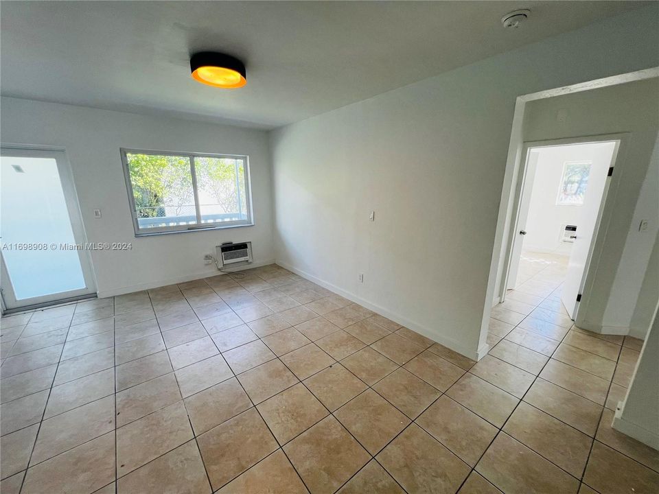 For Rent: $2,600 (2 beds, 2 baths, 1100 Square Feet)