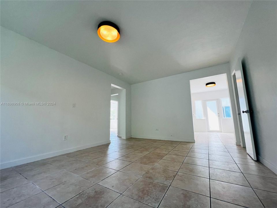 For Rent: $2,600 (2 beds, 2 baths, 1100 Square Feet)