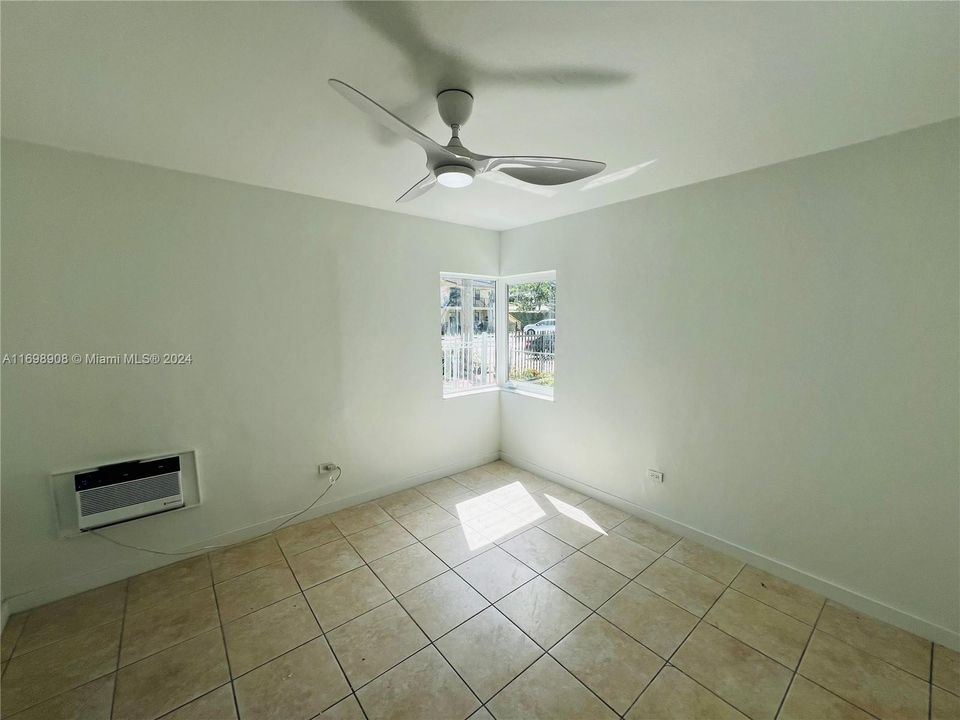 For Rent: $2,600 (2 beds, 2 baths, 1100 Square Feet)