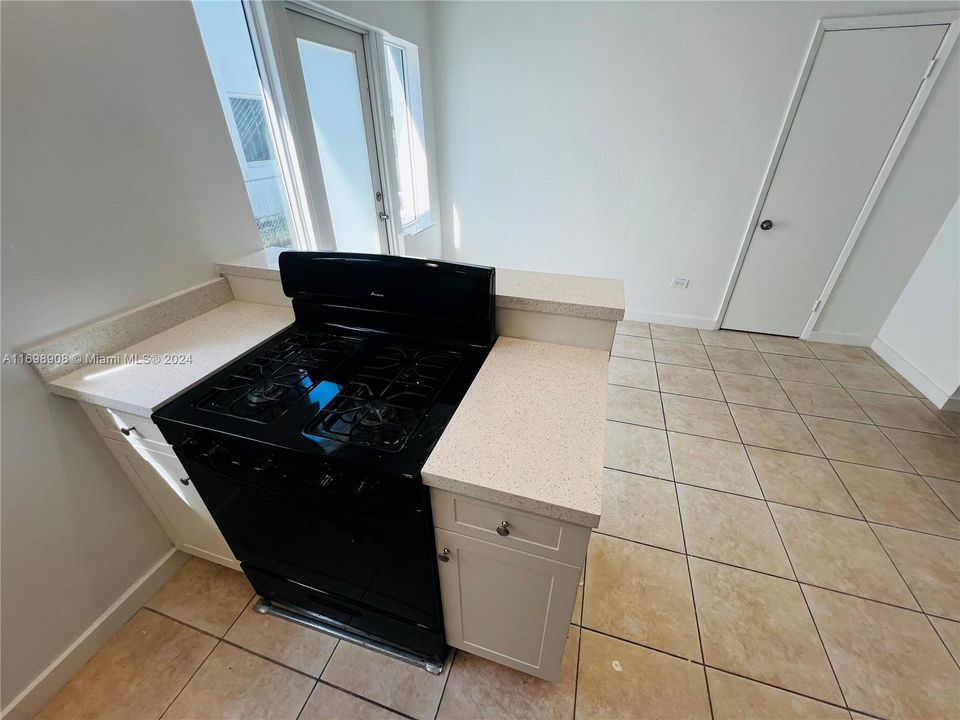 For Rent: $2,600 (2 beds, 2 baths, 1100 Square Feet)