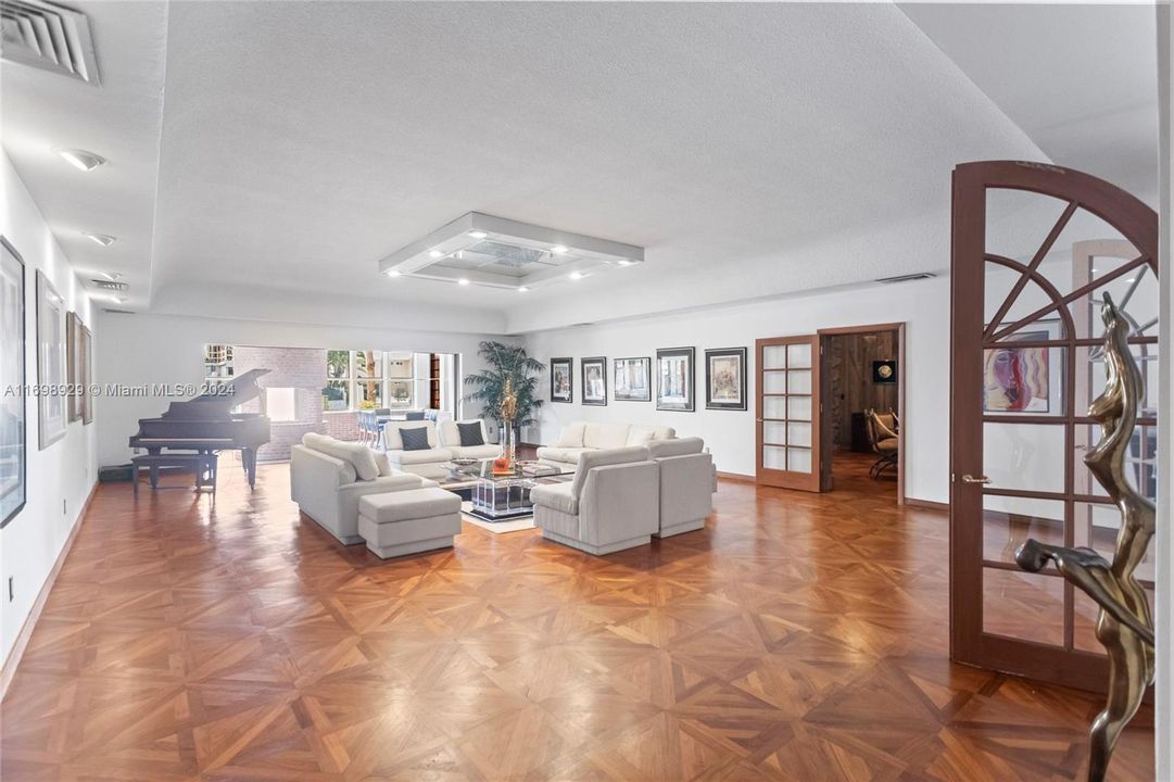 En Venta: $5,750,000 (6 camas, 6 baños, 6180 Pies cuadrados)