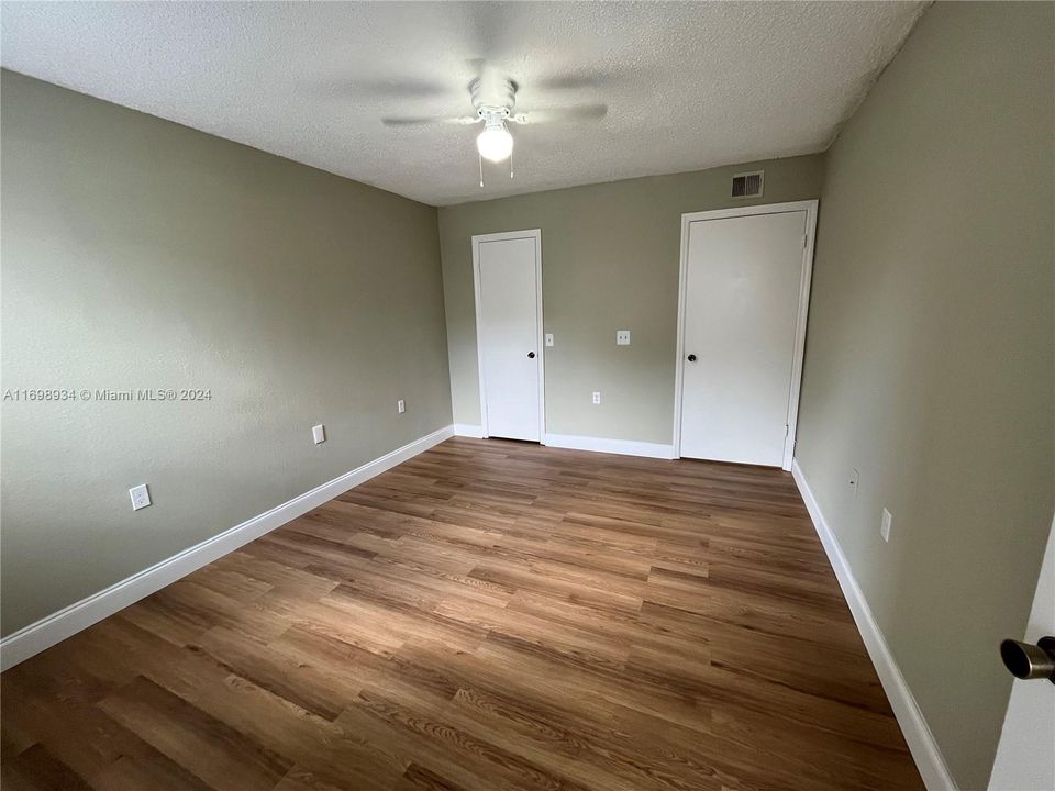 For Rent: $1,600 (1 beds, 1 baths, 726 Square Feet)