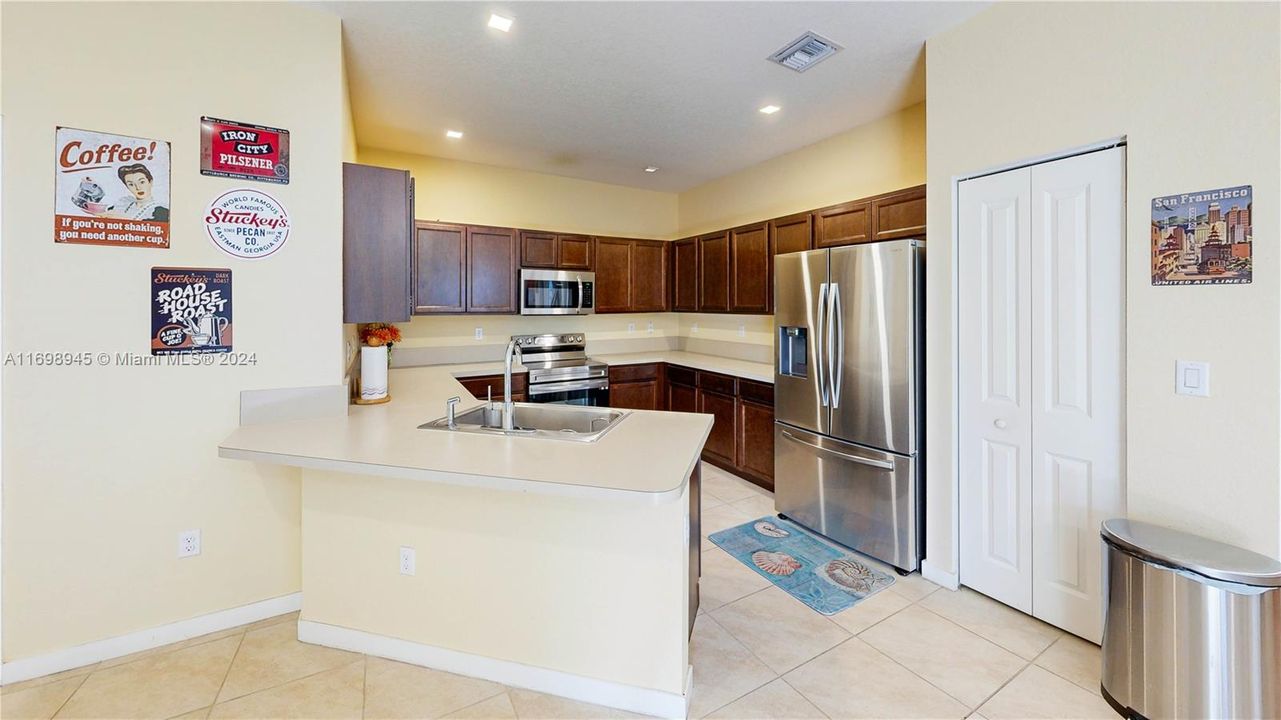 For Sale: $569,900 (4 beds, 2 baths, 2264 Square Feet)