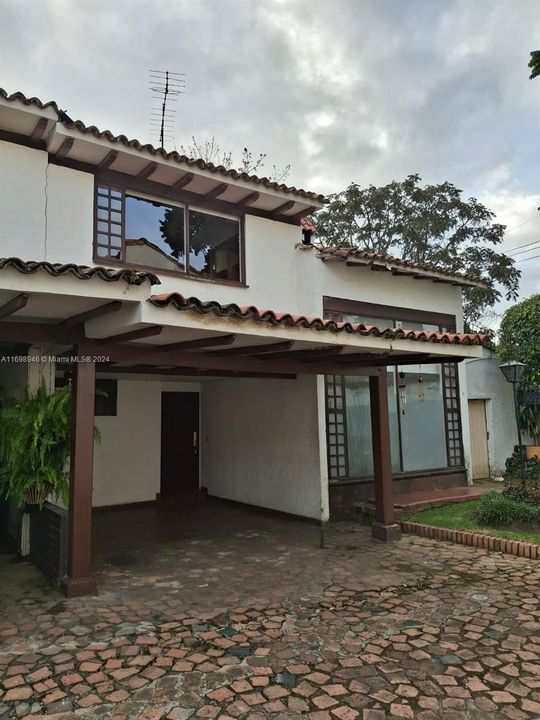 En Venta: $179,000 (4 camas, 2 baños, 0 Pies cuadrados)