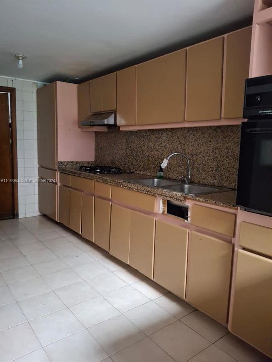 En Venta: $179,000 (4 camas, 2 baños, 0 Pies cuadrados)