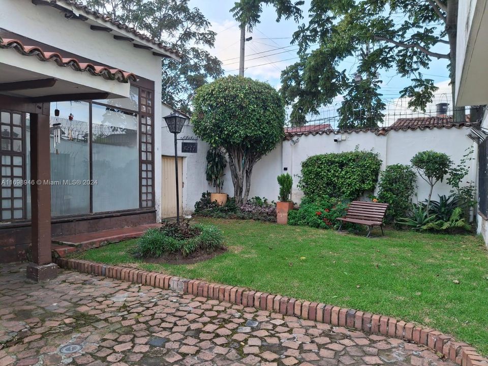 En Venta: $179,000 (4 camas, 2 baños, 0 Pies cuadrados)