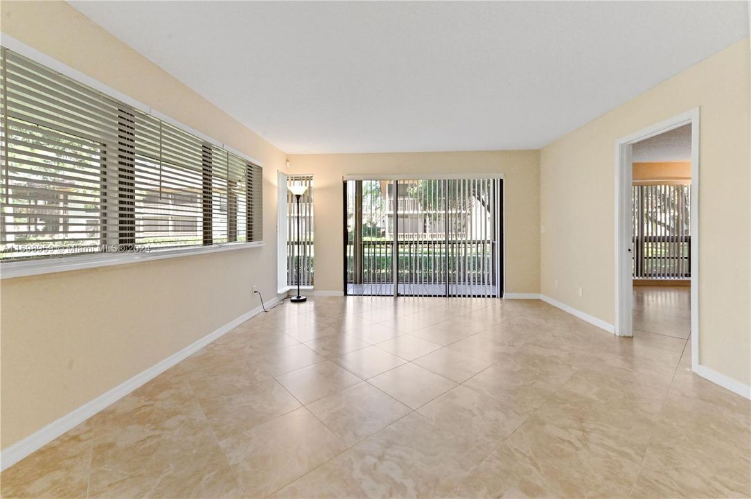 For Sale: $469,000 (2 beds, 2 baths, 1366 Square Feet)