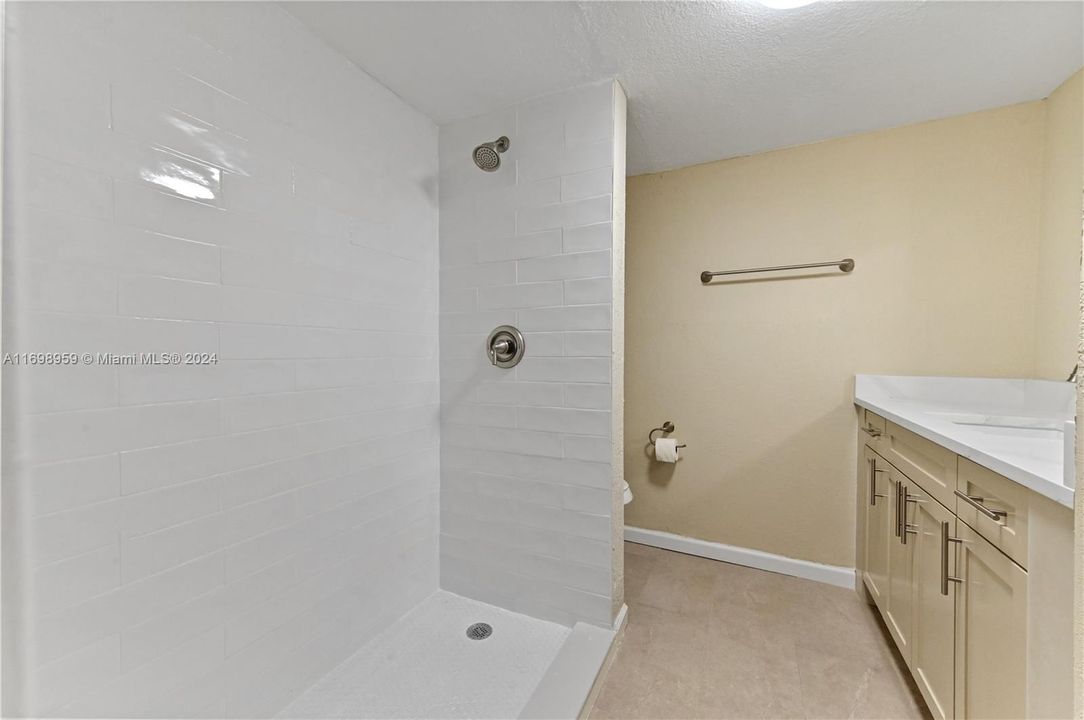 For Sale: $469,000 (2 beds, 2 baths, 1366 Square Feet)