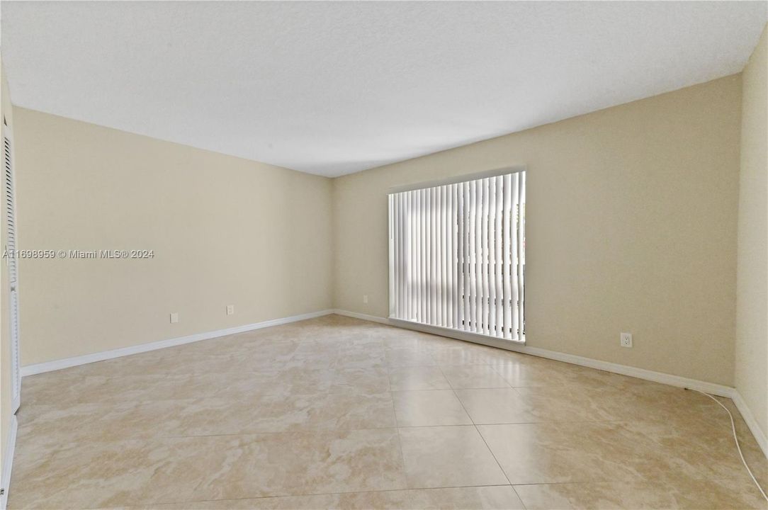 For Sale: $469,000 (2 beds, 2 baths, 1366 Square Feet)