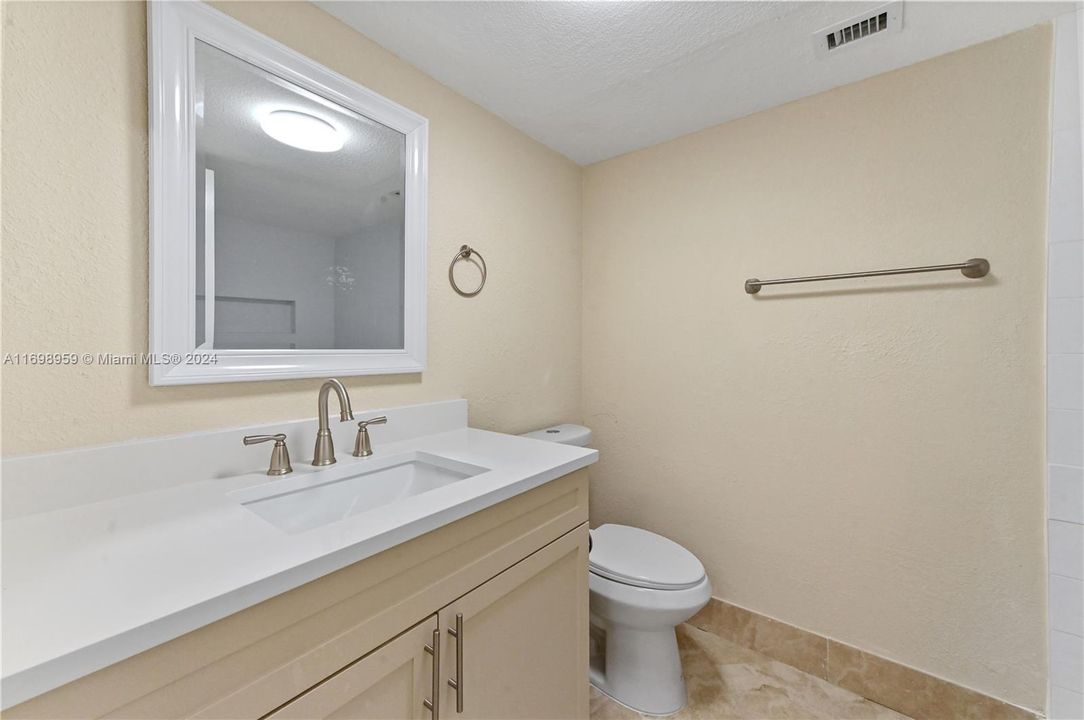 For Sale: $469,000 (2 beds, 2 baths, 1366 Square Feet)