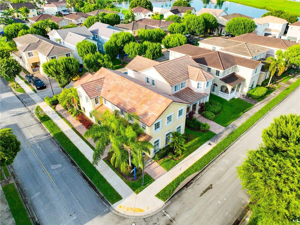 For Sale: $510,000 (3 beds, 2 baths, 2799 Square Feet)