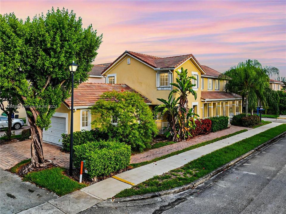 For Sale: $510,000 (3 beds, 2 baths, 2799 Square Feet)