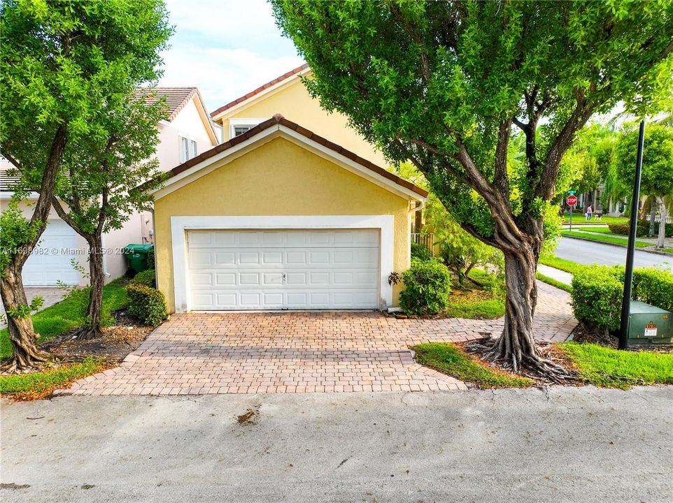 For Sale: $510,000 (3 beds, 2 baths, 2799 Square Feet)