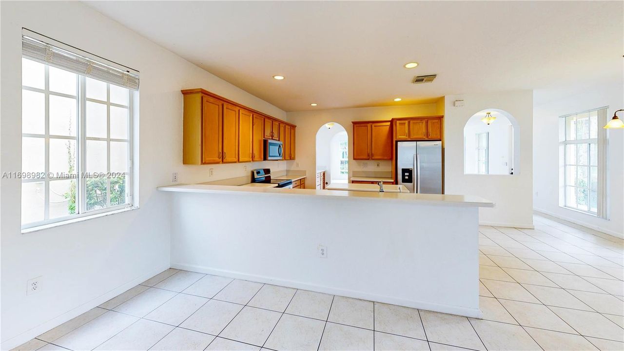 For Sale: $510,000 (3 beds, 2 baths, 2799 Square Feet)