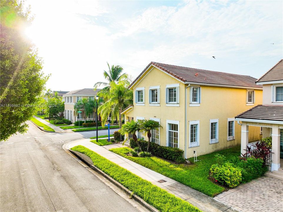 For Sale: $510,000 (3 beds, 2 baths, 2799 Square Feet)