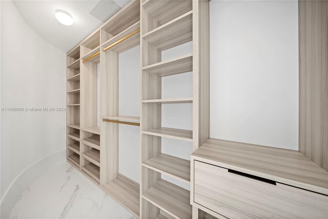 Walk in closet for second bedroom