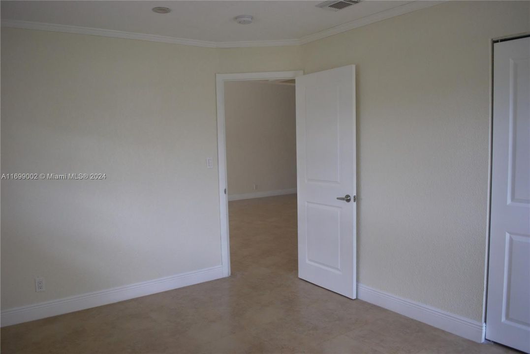 For Rent: $2,900 (2 beds, 1 baths, 1060 Square Feet)