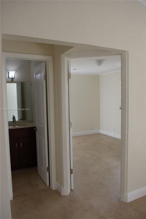 For Rent: $2,900 (2 beds, 1 baths, 1060 Square Feet)