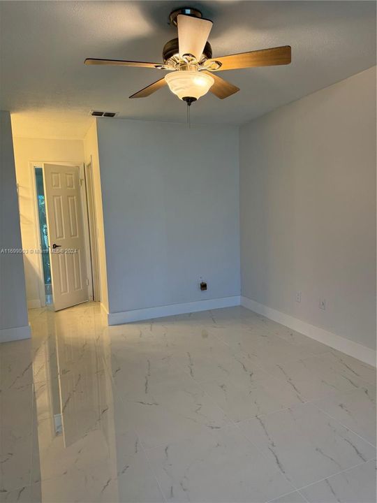 For Rent: $2,095 (2 beds, 2 baths, 1060 Square Feet)