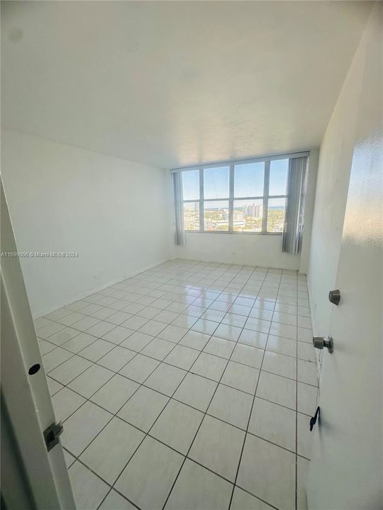 For Rent: $2,600 (2 beds, 2 baths, 1207 Square Feet)