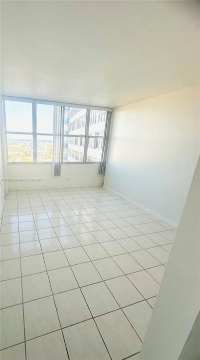 For Rent: $2,600 (2 beds, 2 baths, 1207 Square Feet)