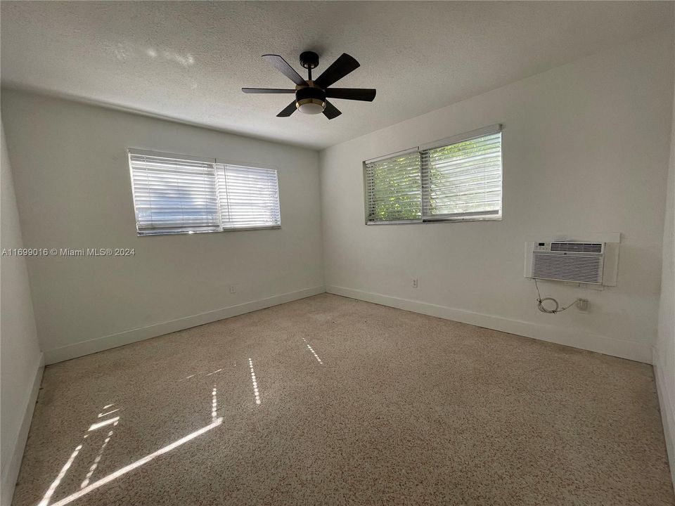 For Rent: $2,300 (2 beds, 2 baths, 1209 Square Feet)