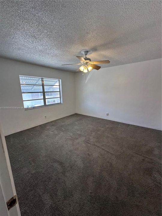 For Rent: $1,600 (2 beds, 1 baths, 860 Square Feet)