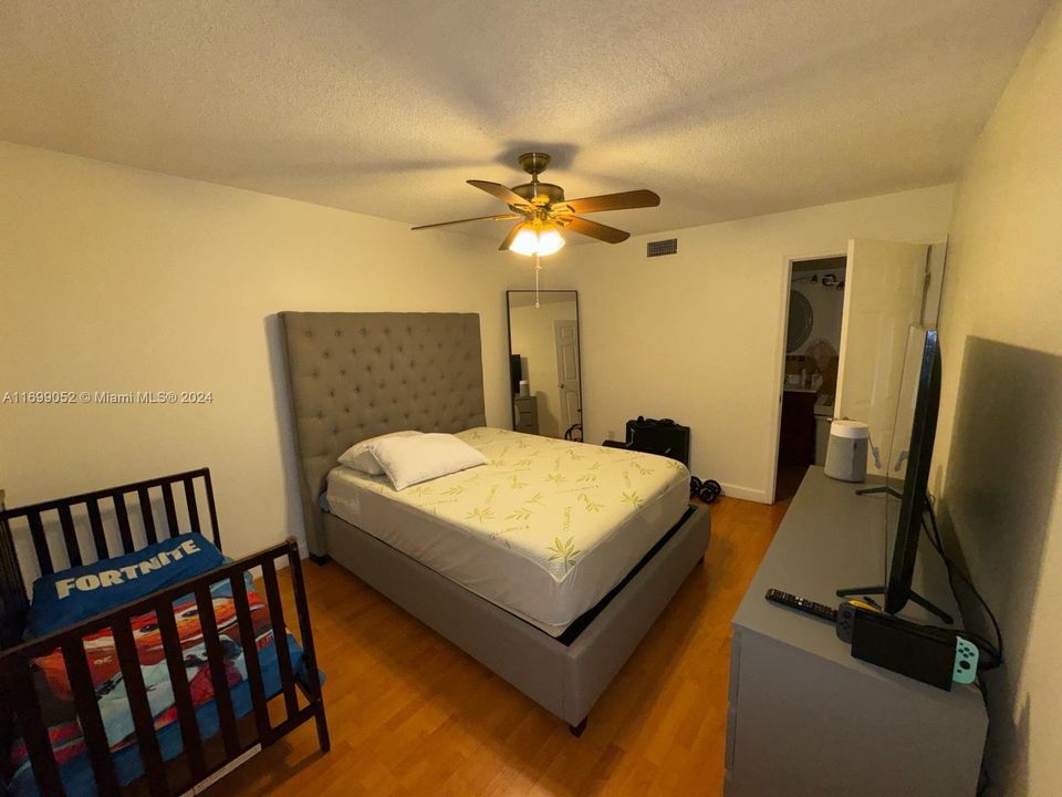 For Rent: $2,300 (2 beds, 2 baths, 903 Square Feet)