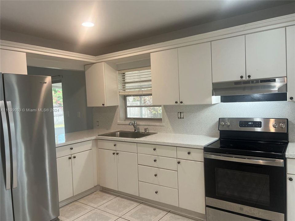 Active With Contract: $3,800 (4 beds, 2 baths, 1891 Square Feet)