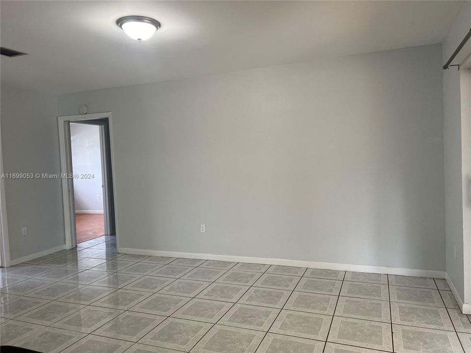 Active With Contract: $3,800 (4 beds, 2 baths, 1891 Square Feet)