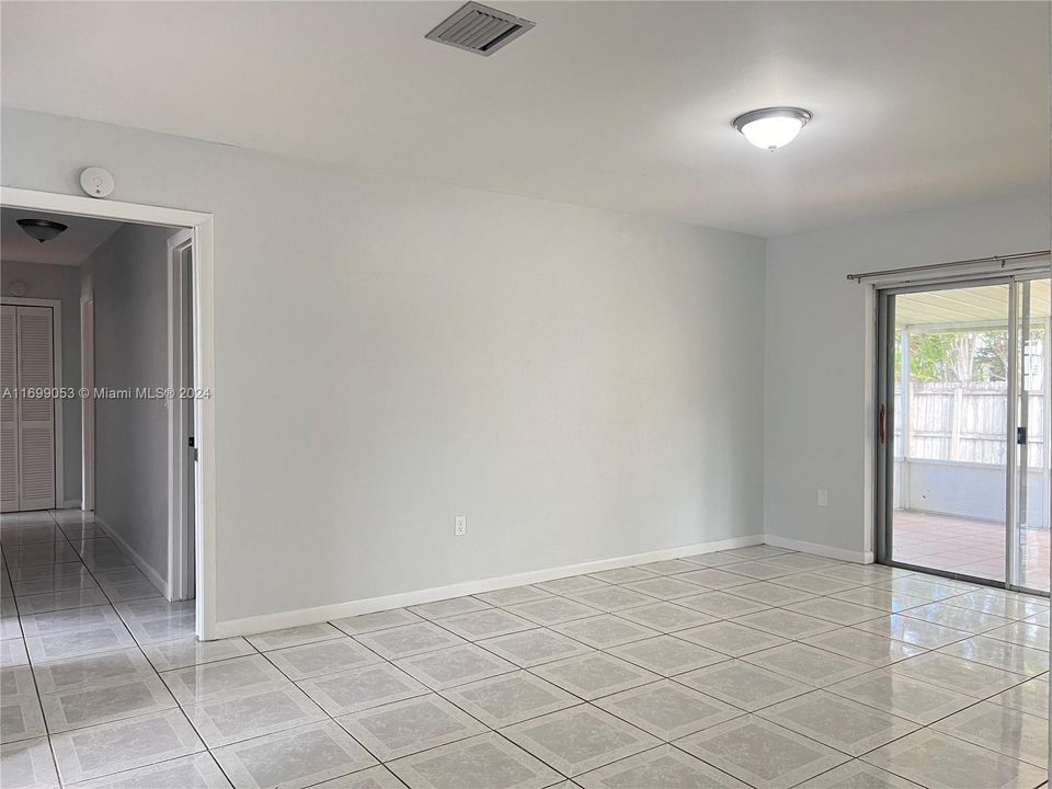 Active With Contract: $3,800 (4 beds, 2 baths, 1891 Square Feet)