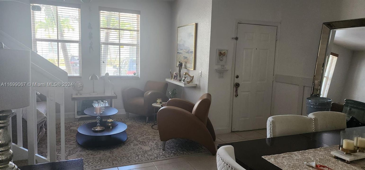 For Rent: $3,100 (3 beds, 2 baths, 1450 Square Feet)