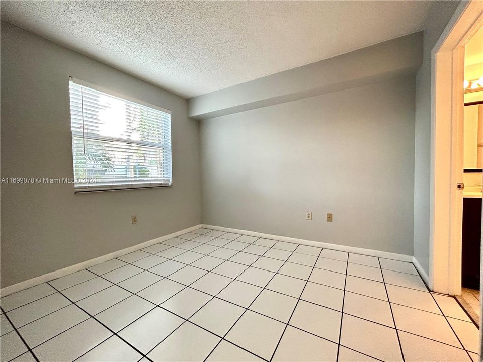 For Rent: $2,250 (2 beds, 2 baths, 625 Square Feet)