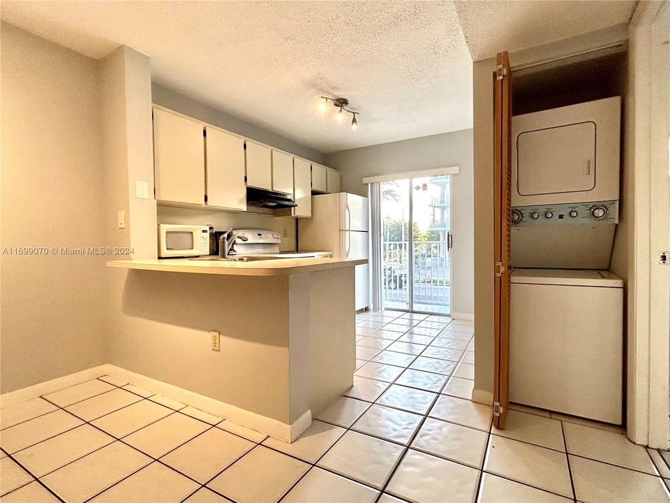 For Rent: $2,250 (2 beds, 2 baths, 625 Square Feet)