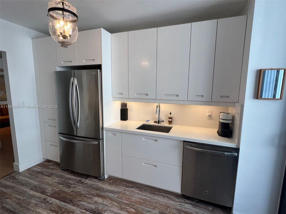 For Rent: $7,000 (2 beds, 2 baths, 1477 Square Feet)