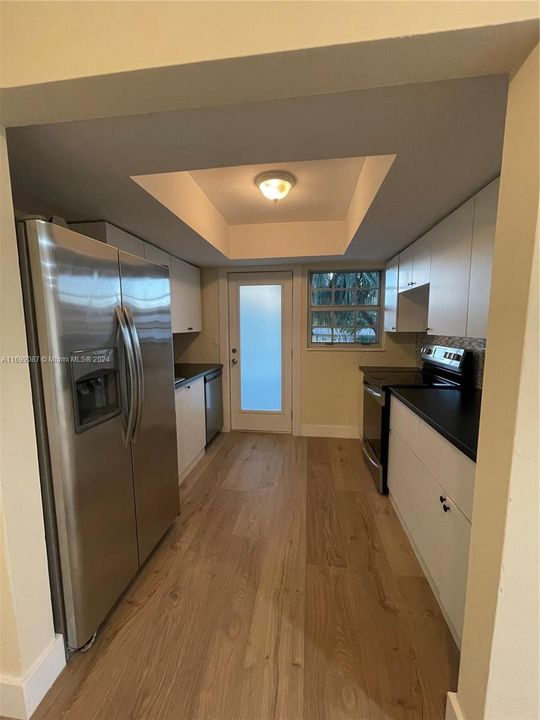 For Rent: $2,800 (2 beds, 2 baths, 1250 Square Feet)