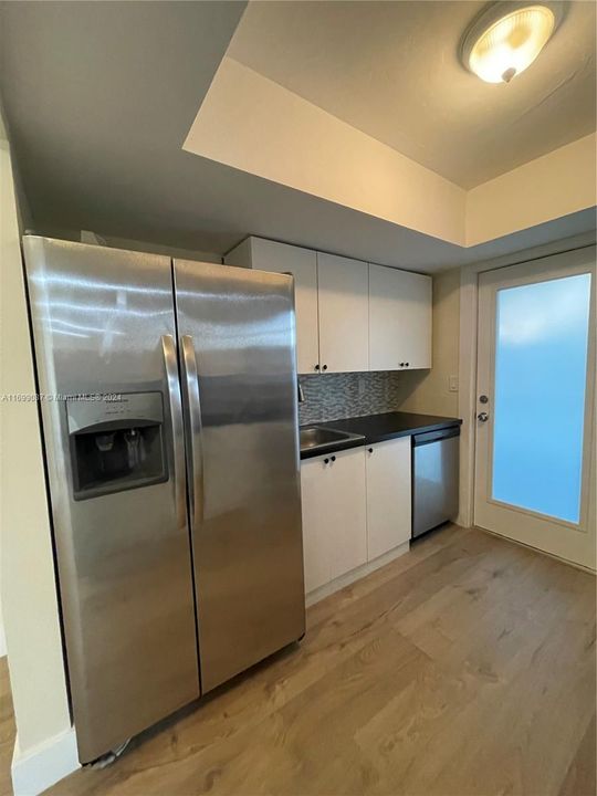 For Rent: $2,800 (2 beds, 2 baths, 1250 Square Feet)