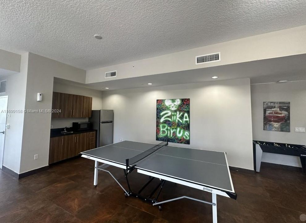 For Rent: $2,600 (1 beds, 1 baths, 663 Square Feet)