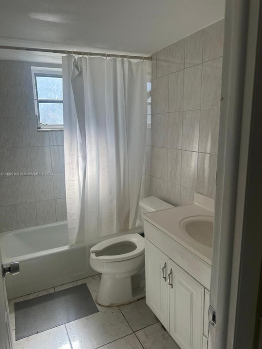 For Rent: $2,100 (2 beds, 2 baths, 918 Square Feet)