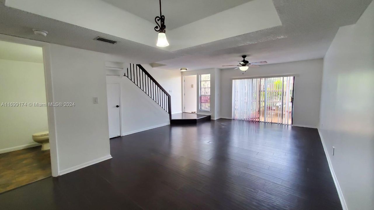 For Rent: $3,100 (3 beds, 2 baths, 1432 Square Feet)