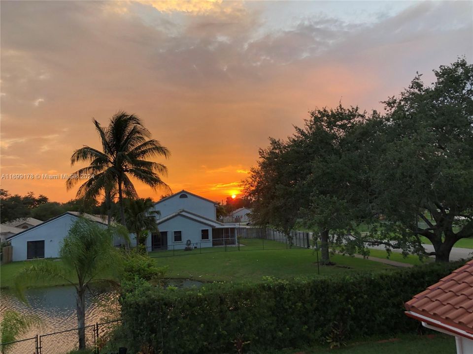 For Sale: $849,000 (3 beds, 2 baths, 2366 Square Feet)